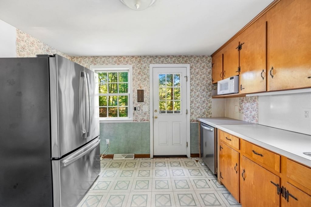 207 Valley St Pembroke — Photo 12 of 32