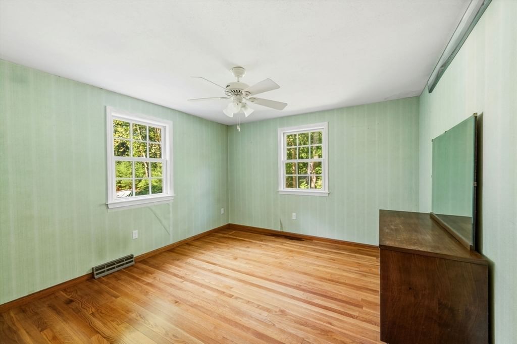 207 Valley St Pembroke — Photo 13 of 32