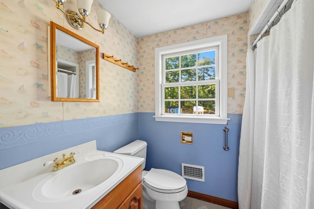 207 Valley St Pembroke — Photo 15 of 32