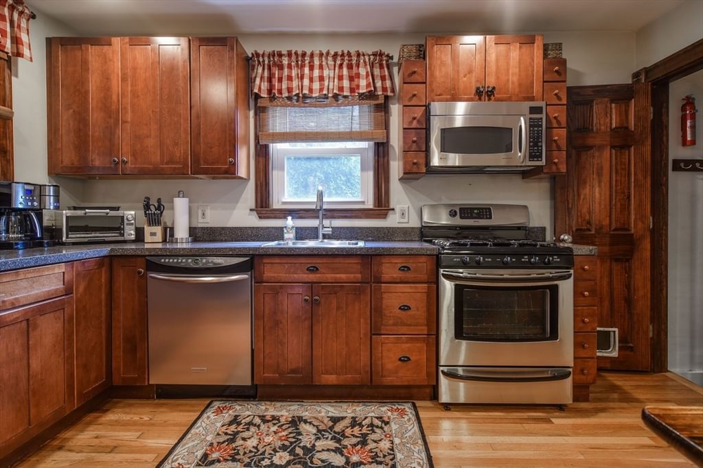 407 Union Ave Framingham — Photo 13 of 31