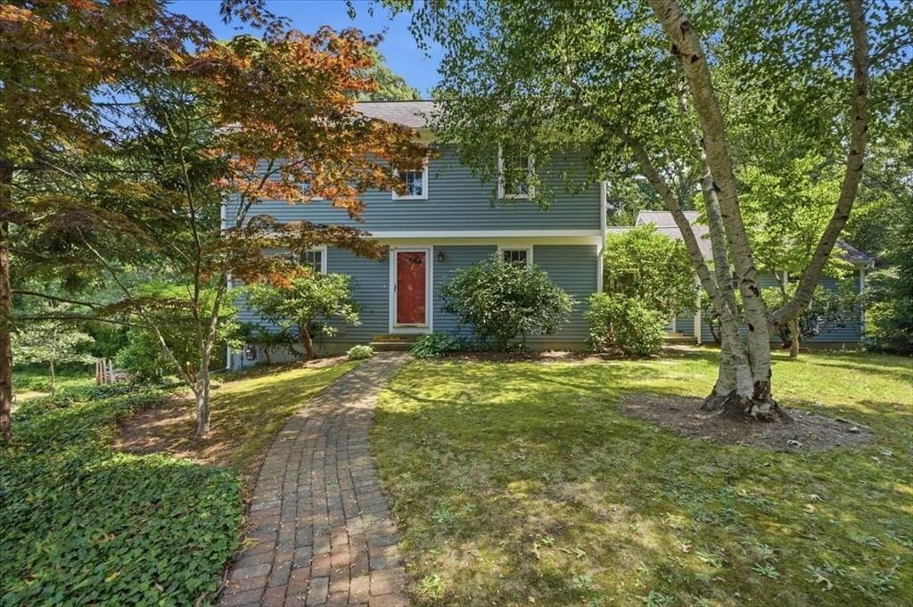 Property at 98 Bray Farm Rd S, Yarmouth, MA 02675