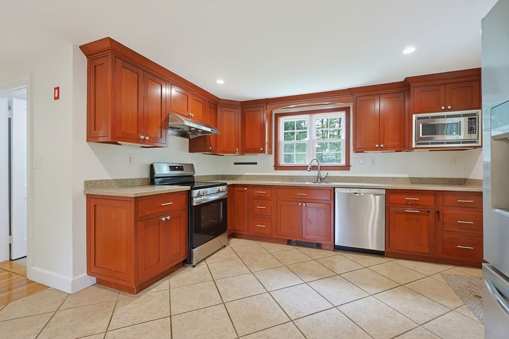 50 Rustic Rd Walpole — Photo 21 of 41