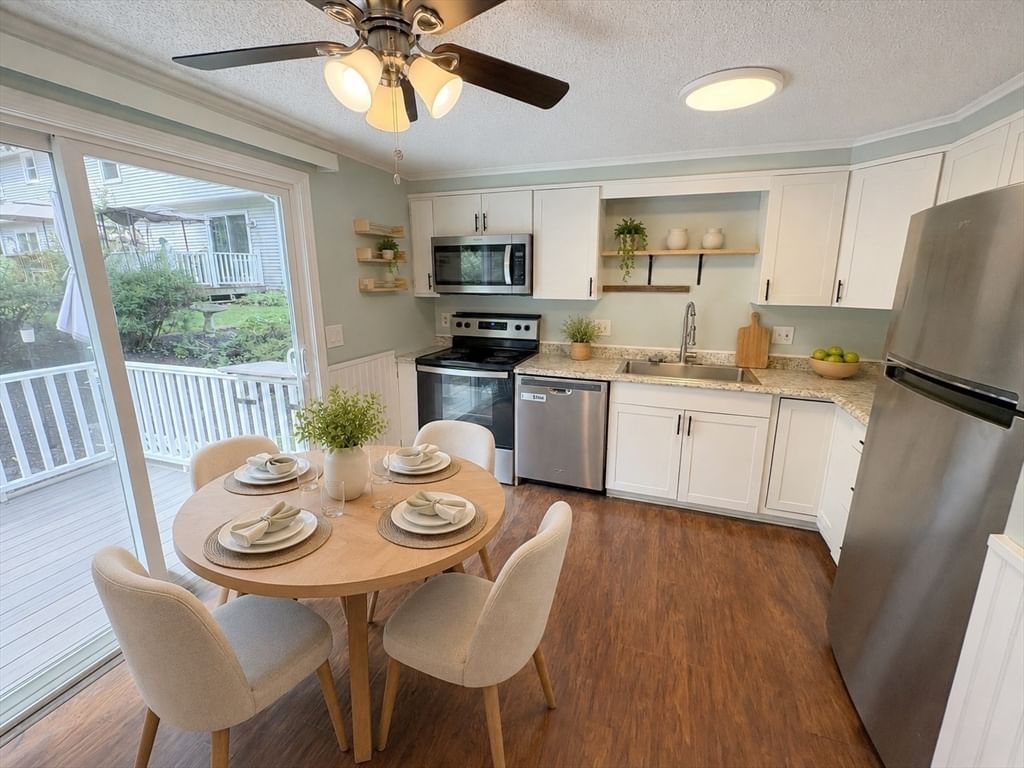 270 Sunderland Rd #23 Worcester — Photo 2 of 29