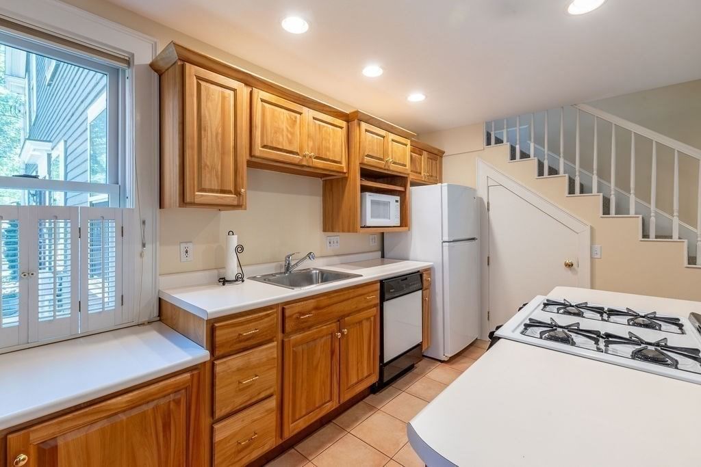 40 N Main St #3 Ipswich — Photo 10 of 34