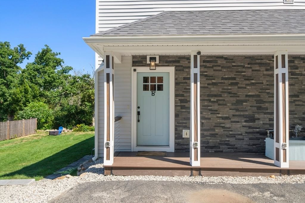 54 Canterbury St #B Hingham — Photo 3 of 36