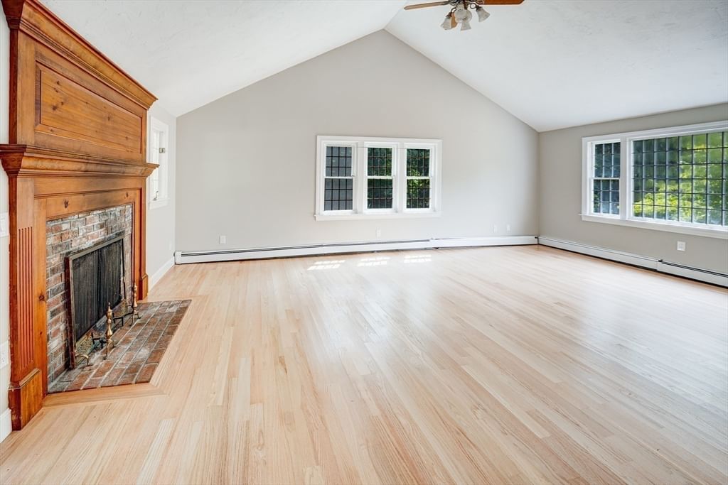 1157 Main St Bolton — Photo 16 of 41