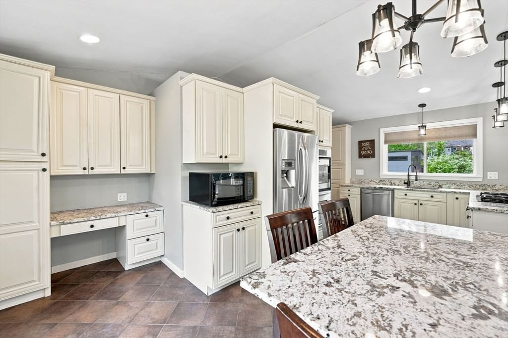 55 Lindsay Rd Springfield — Photo 6 of 35