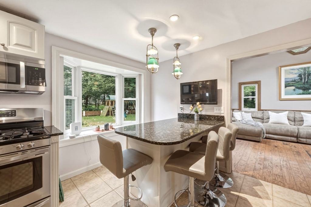 6 Rogers Ave Marlborough — Photo 4 of 41