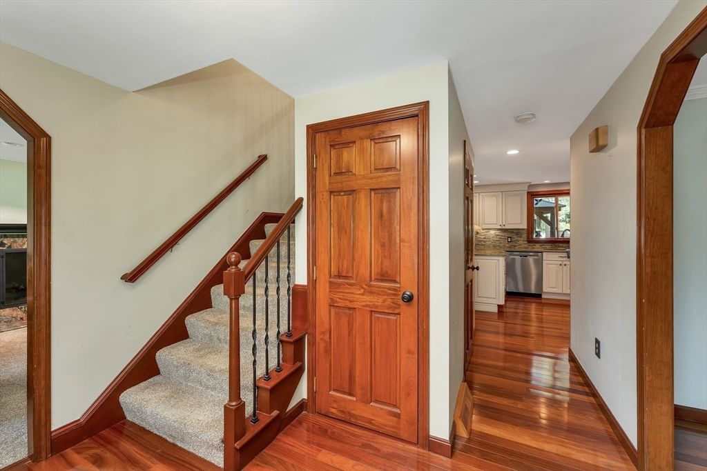 160 Pelczar Rd Dracut — Photo 5 of 41