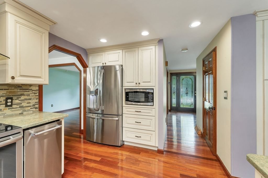 160 Pelczar Rd Dracut — Photo 9 of 41