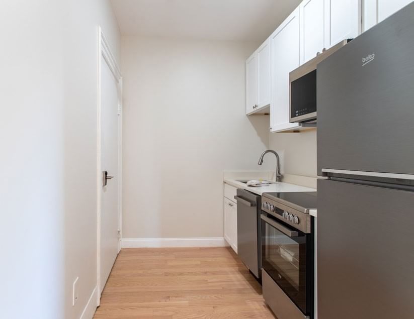18 Fitzhenry Square Revere — Photo 14 of 21
