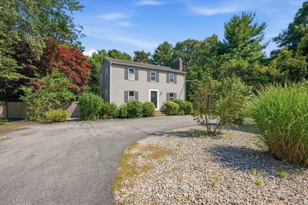 106 Bourne Rd Plymouth — Photo 3 of 35