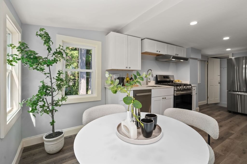613 Grove St #613 Newton — Photo 5 of 18