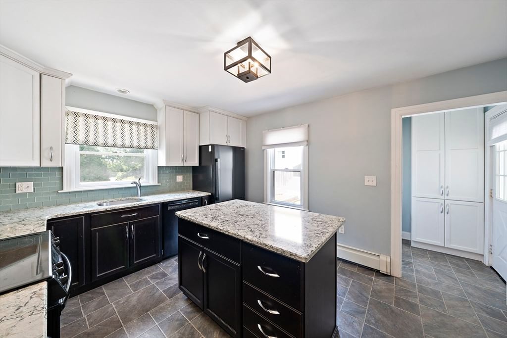 65 Fuller St Canton — Photo 4 of 23
