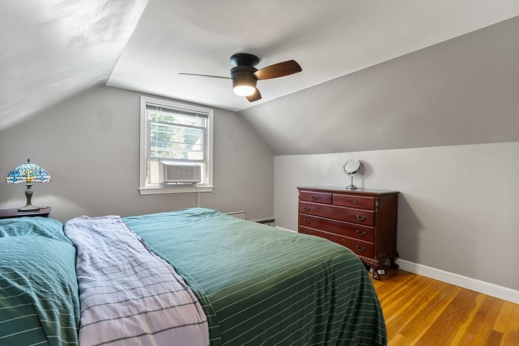 195 Glenellen Rd Boston — Photo 16 of 37