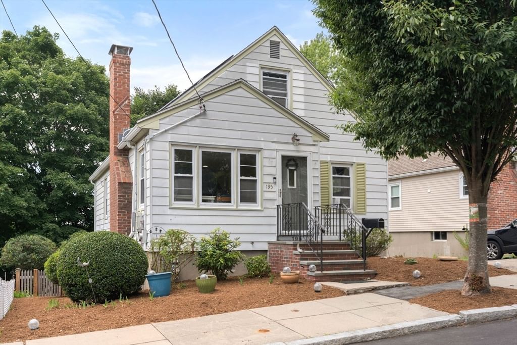 195 Glenellen Rd Boston — Photo 23 of 37