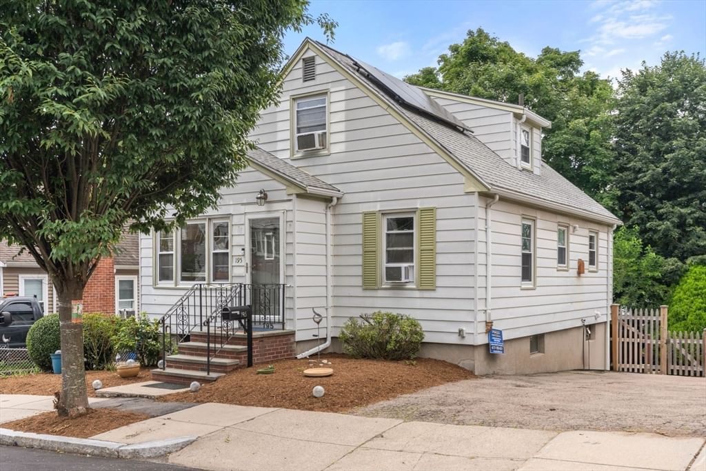 195 Glenellen Rd Boston — Photo 24 of 37
