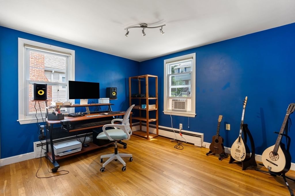195 Glenellen Rd Boston — Photo 5 of 37