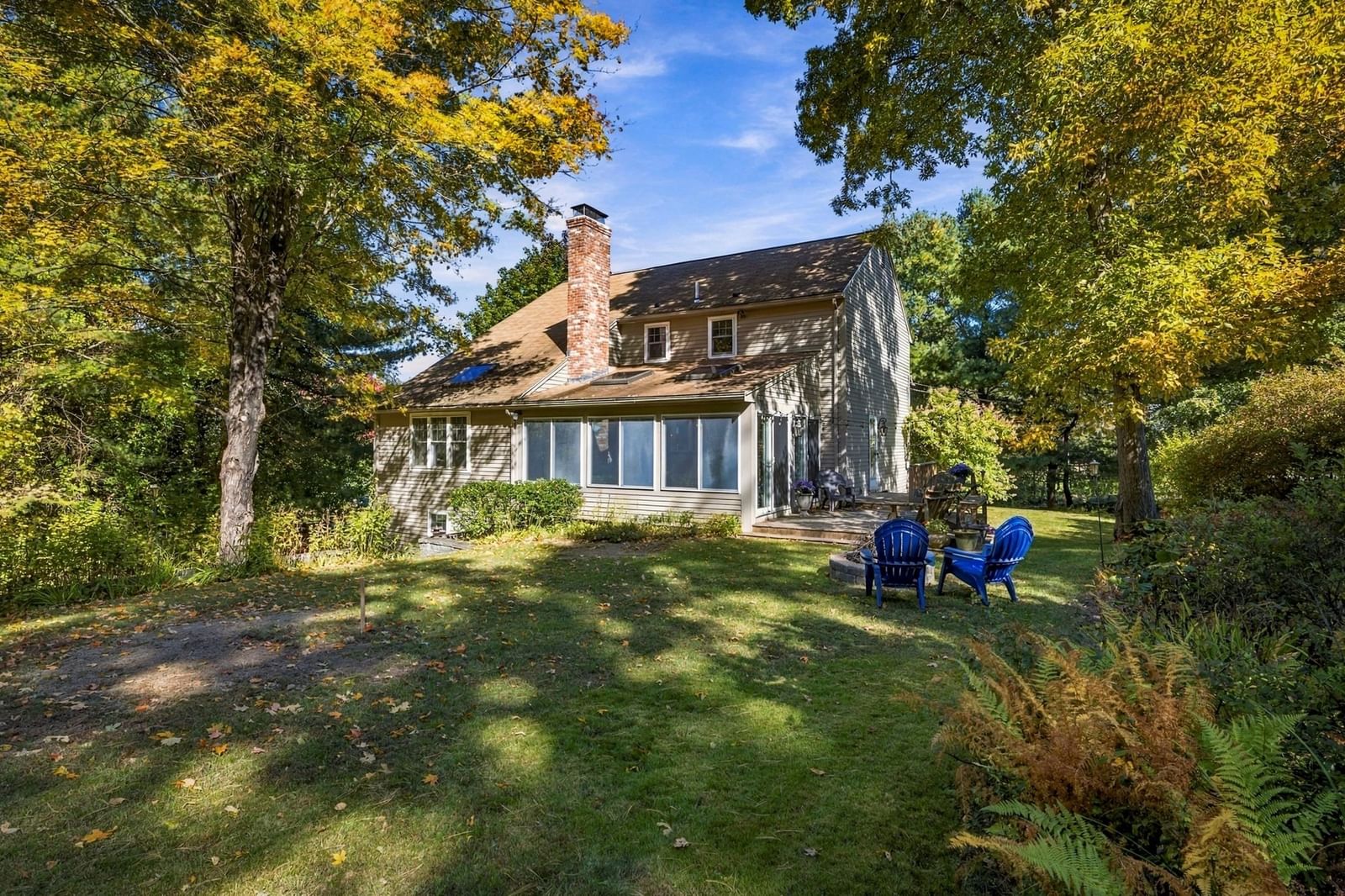 73 Maynard St Northborough — Photo 5 of 40