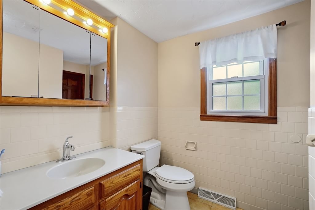 25 Jionzo Rd Milford — Photo 22 of 38