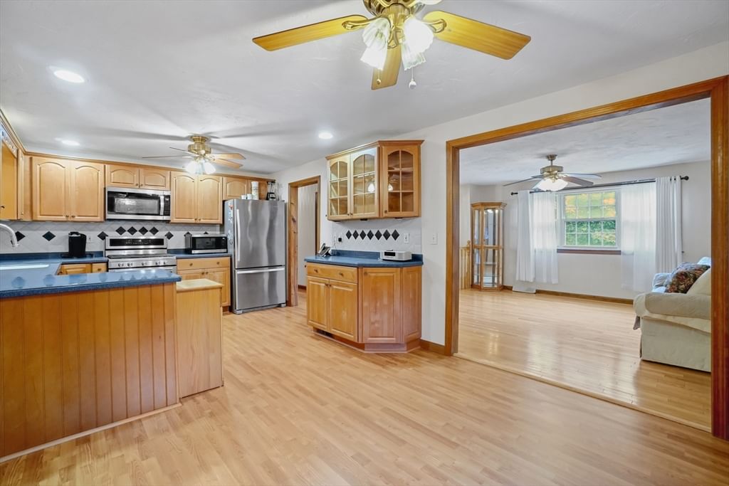 25 Jionzo Rd Milford — Photo 5 of 38