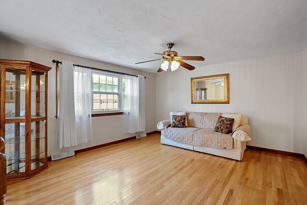 25 Jionzo Rd Milford — Photo 8 of 38