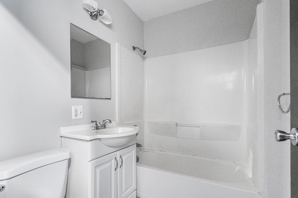 46 Adams St #D6 Boston — Photo 11 of 17