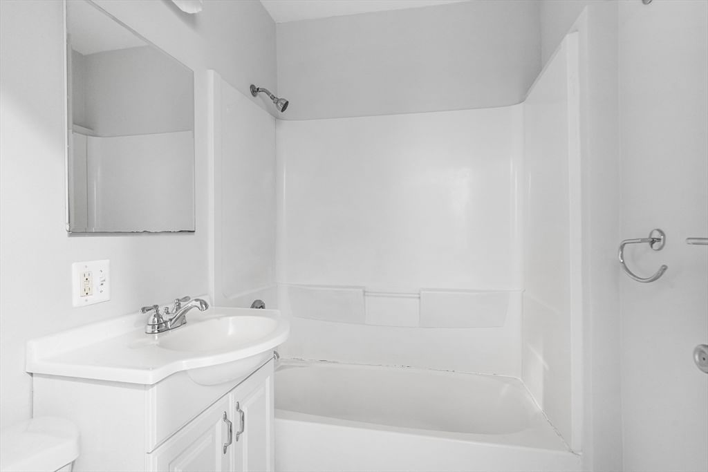 46 Adams St #D6 Boston — Photo 12 of 17