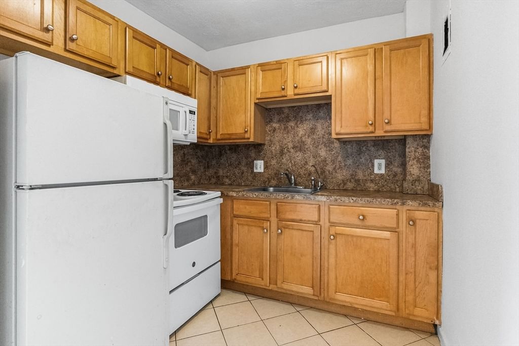 46 Adams St #D6 Boston — Photo 4 of 17