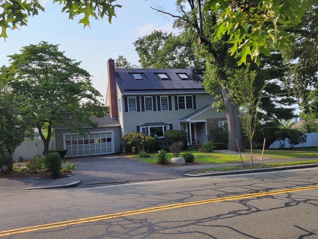 85 Faxon Park Rd Quincy — Photo 2 of 14