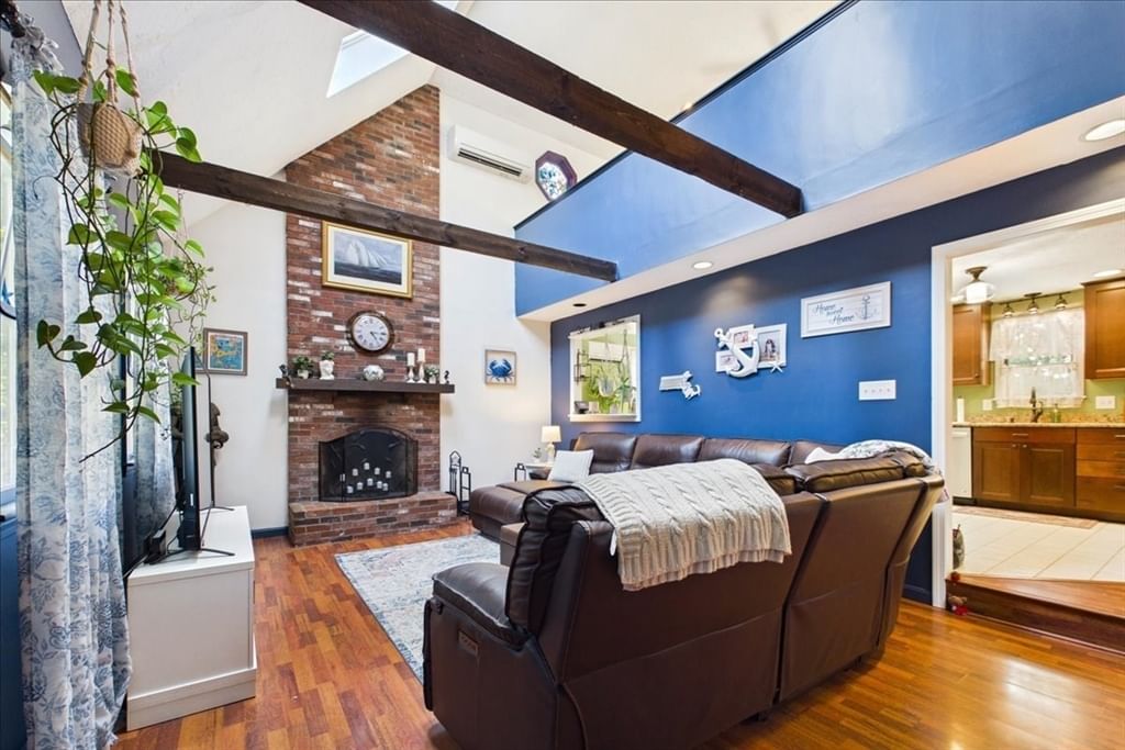 34 Skylark Ave Plymouth — Photo 8 of 36