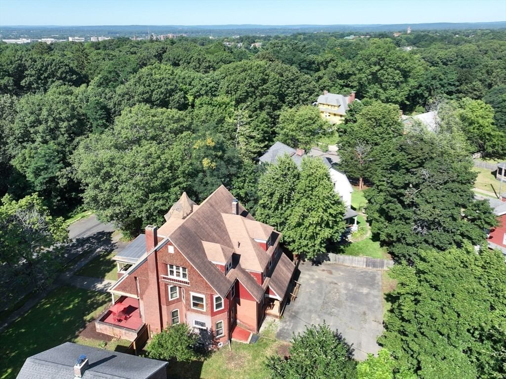 171 Dartmouth Ter Springfield — Photo 4 of 42
