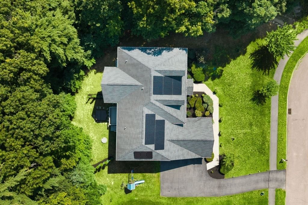 208 Mohawk Path Holliston — Photo 27 of 35