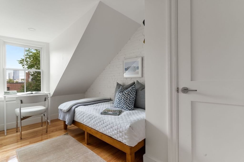 116 W Concord St #4 Boston — Photo 17 of 21