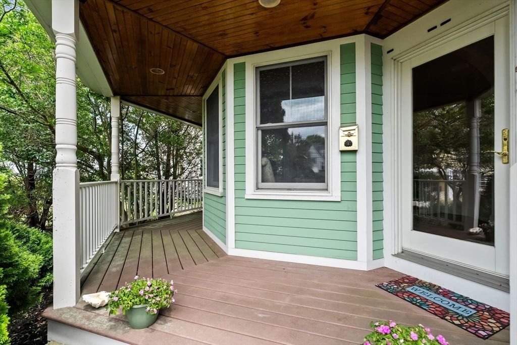 43 Andrew Ave Hull — Photo 3 of 38