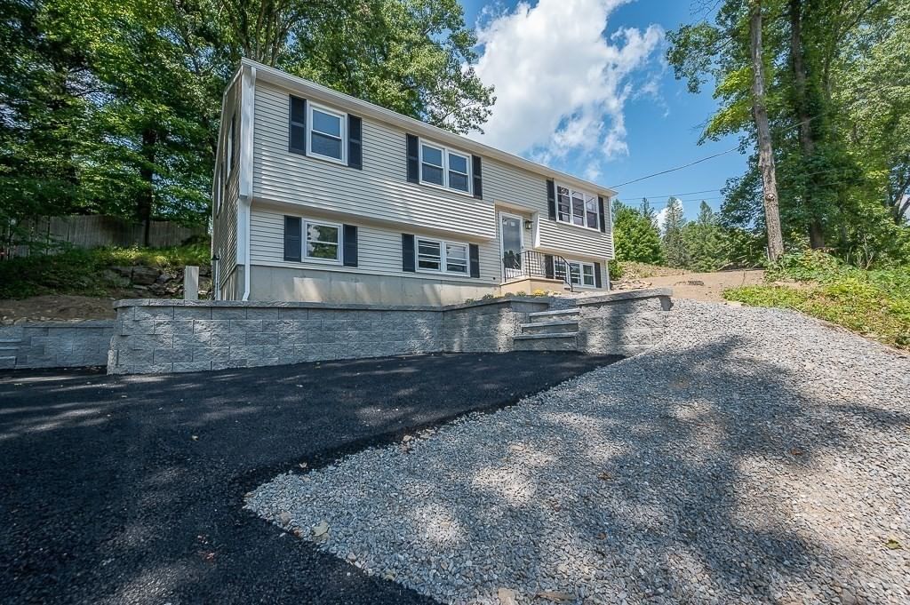 Property at 5 Forest Hill Dr, Worcester, MA 01609