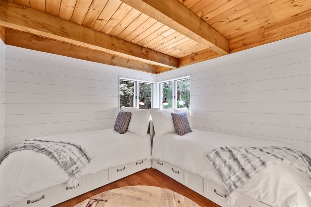 136 E Otter Dr Tolland — Photo 16 of 42