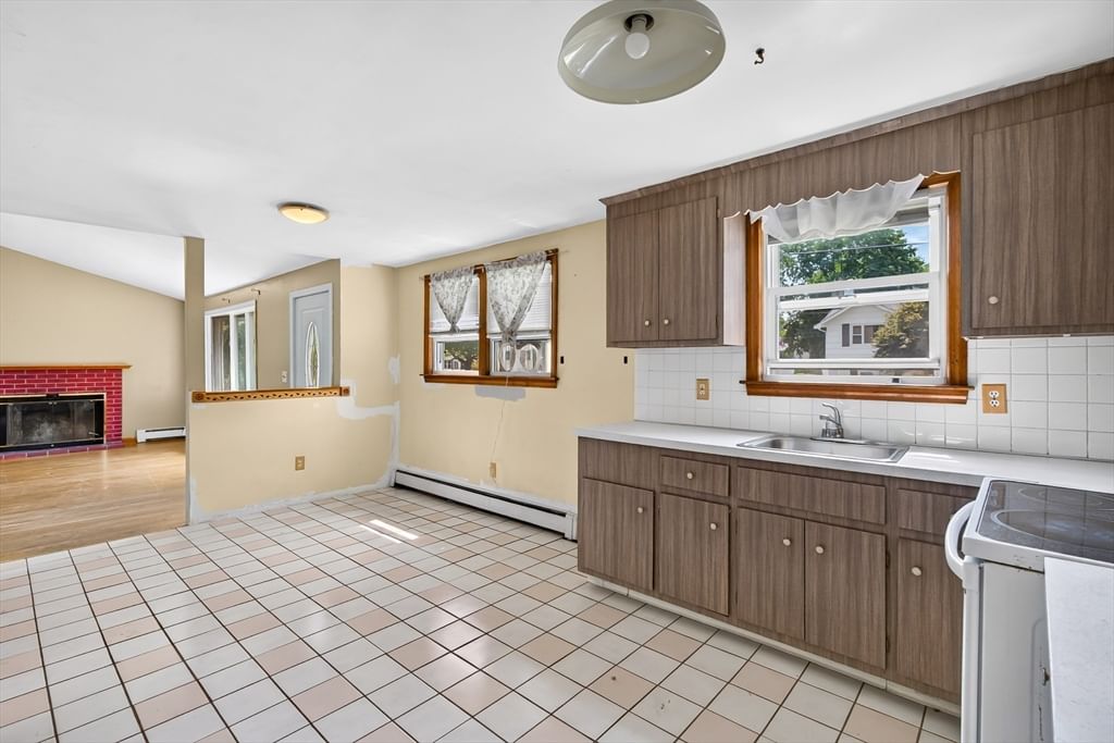65 Taft Ave Brockton — Photo 12 of 37