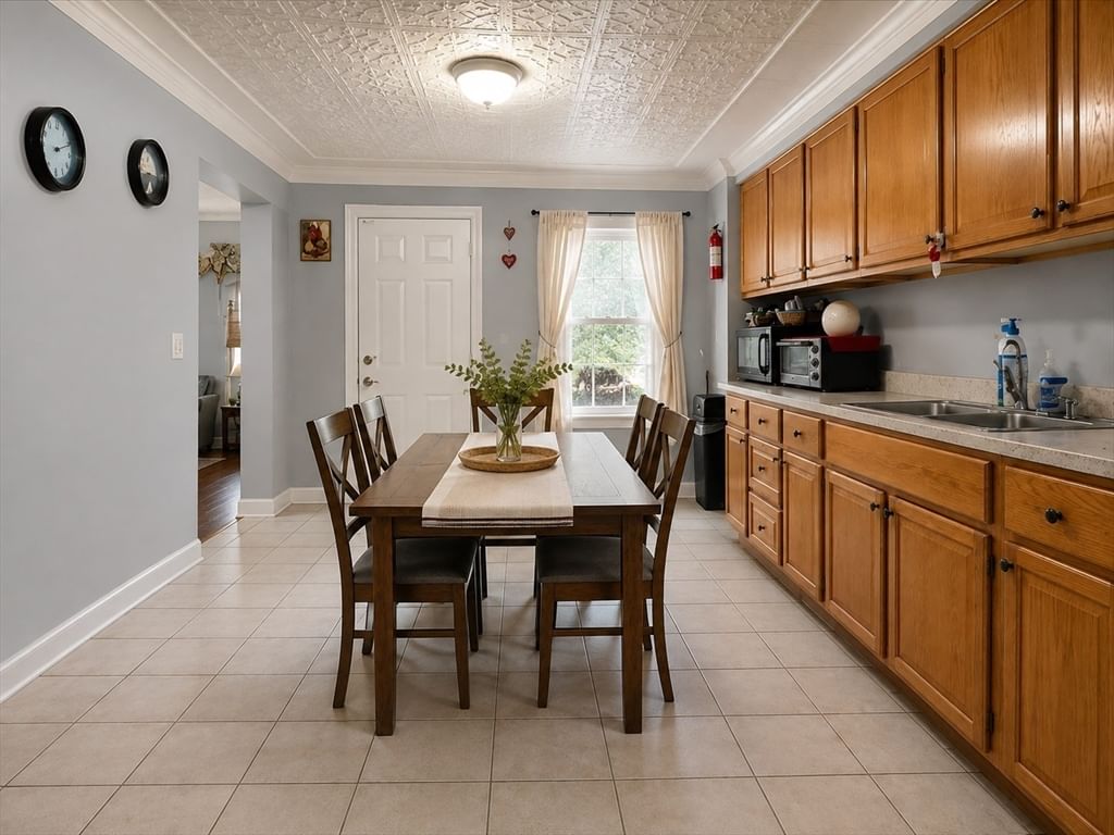3 Dean St Southbridge — Photo 3 of 14