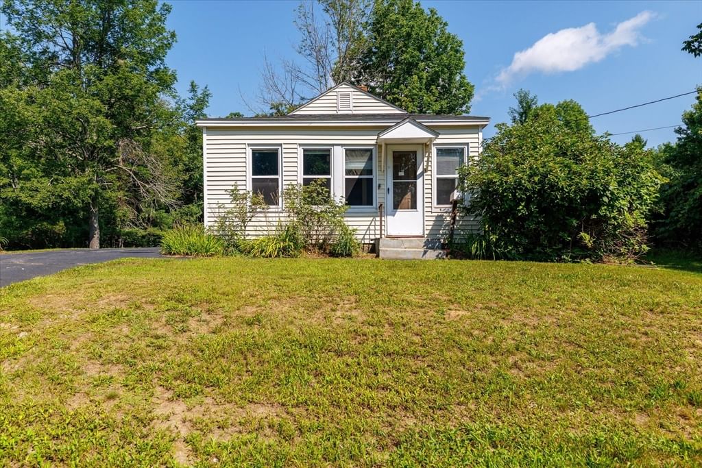 Property at 21 Munroe St, Winchendon, MA 01475