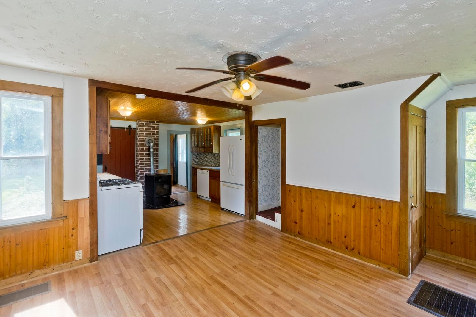 23 Maple St Chester — Photo 9 of 24
