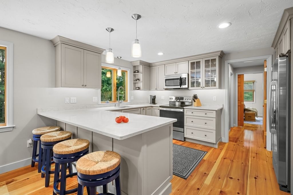 78 High Street Barnstable — Photo 10 of 42