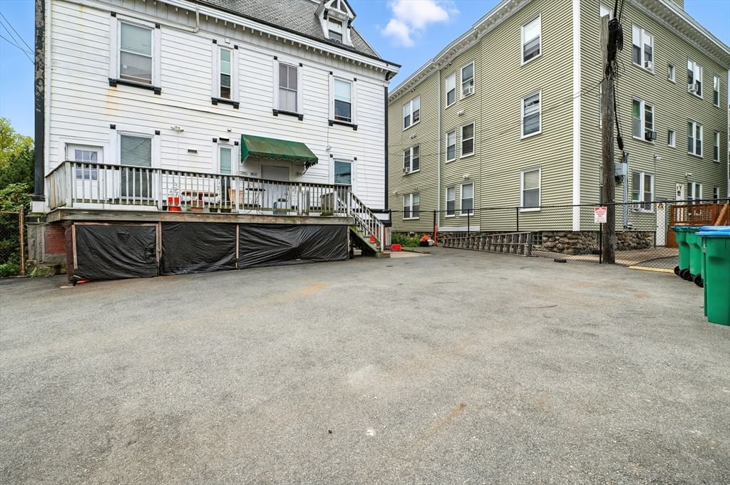 121 N Common Lynn — Photo 3 of 31
