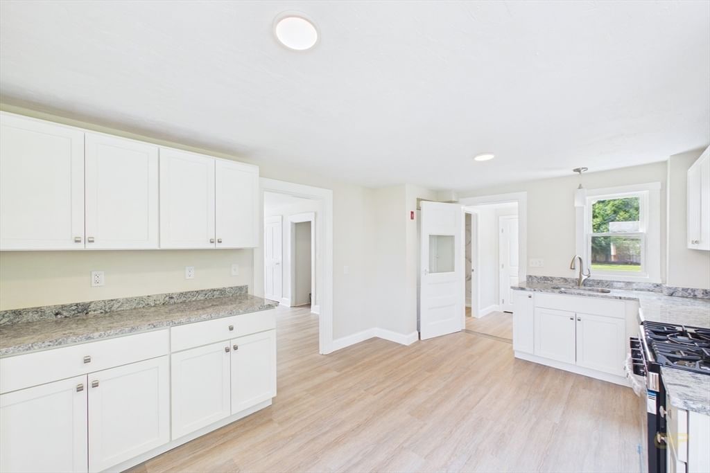 398 Main St Wareham — Photo 10 of 26