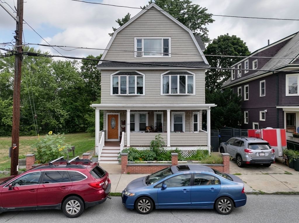 118 Auburn Street Medford — Photo 2 of 40