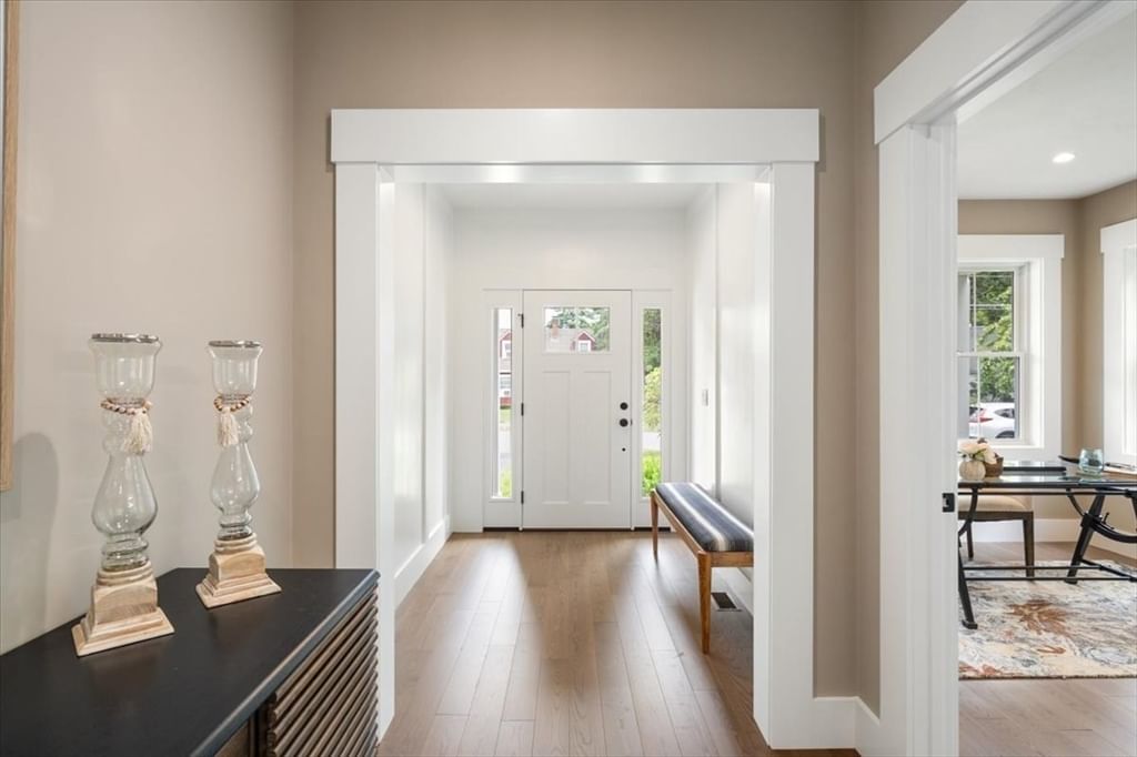 12 Beverly Rd Natick — Photo 6 of 31