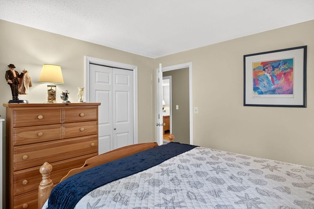 7 Bent Bluff Ln Yarmouth — Photo 34 of 42