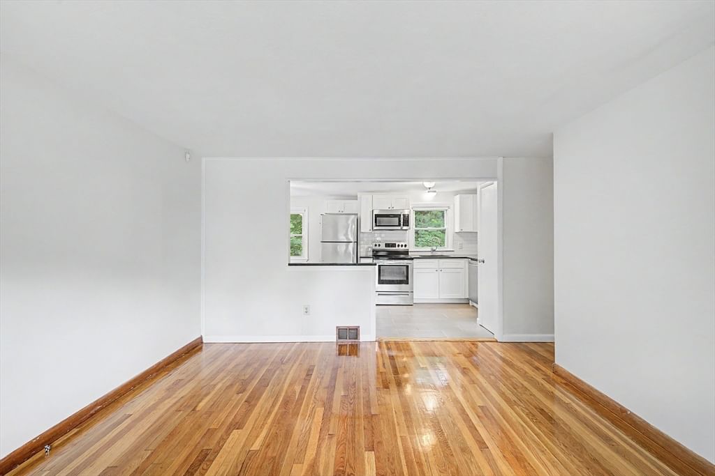 9 Moss Rd Springfield — Photo 9 of 39