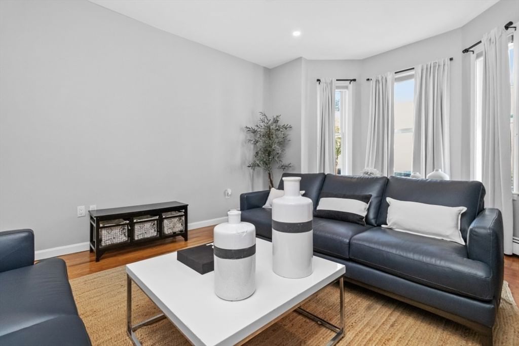 595 East 4th St #1 Boston — Photo 2 of 23