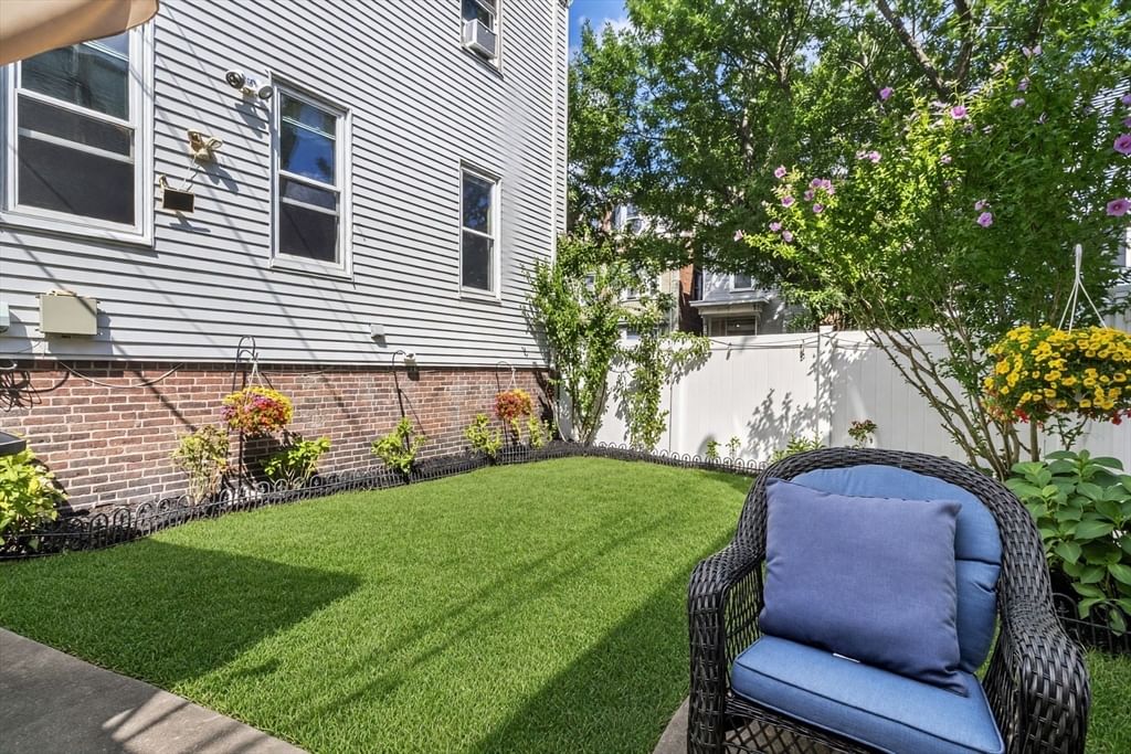 595 East 4th St #1 Boston — Photo 6 of 23